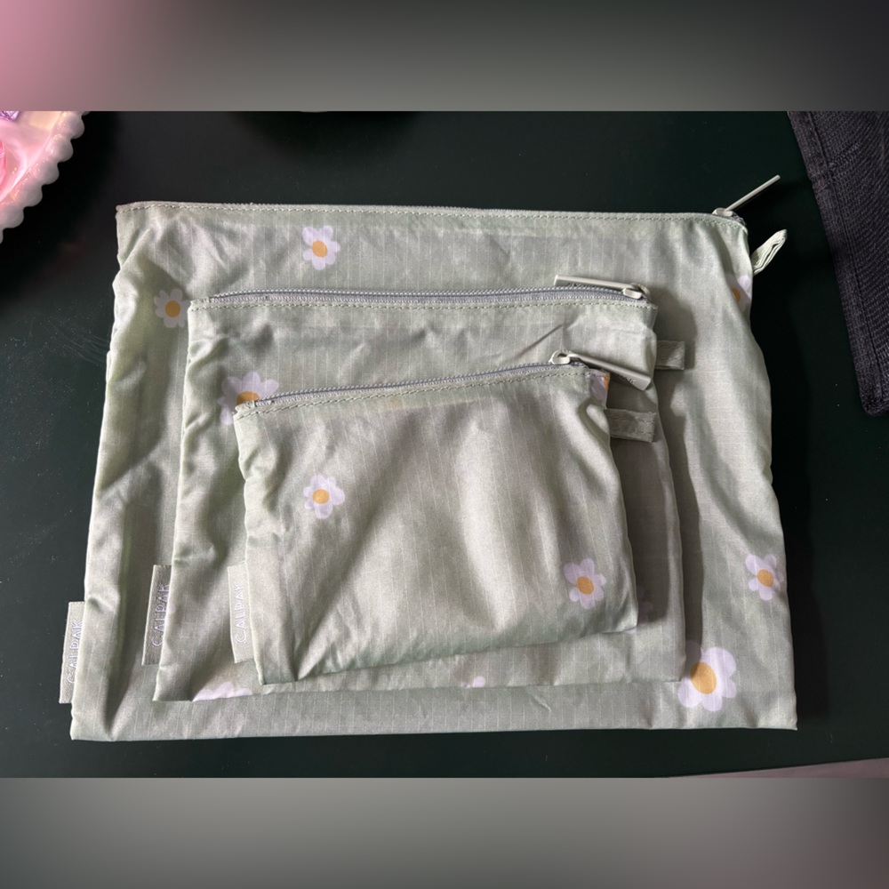 Calpak compakt zip pouch set in daisy